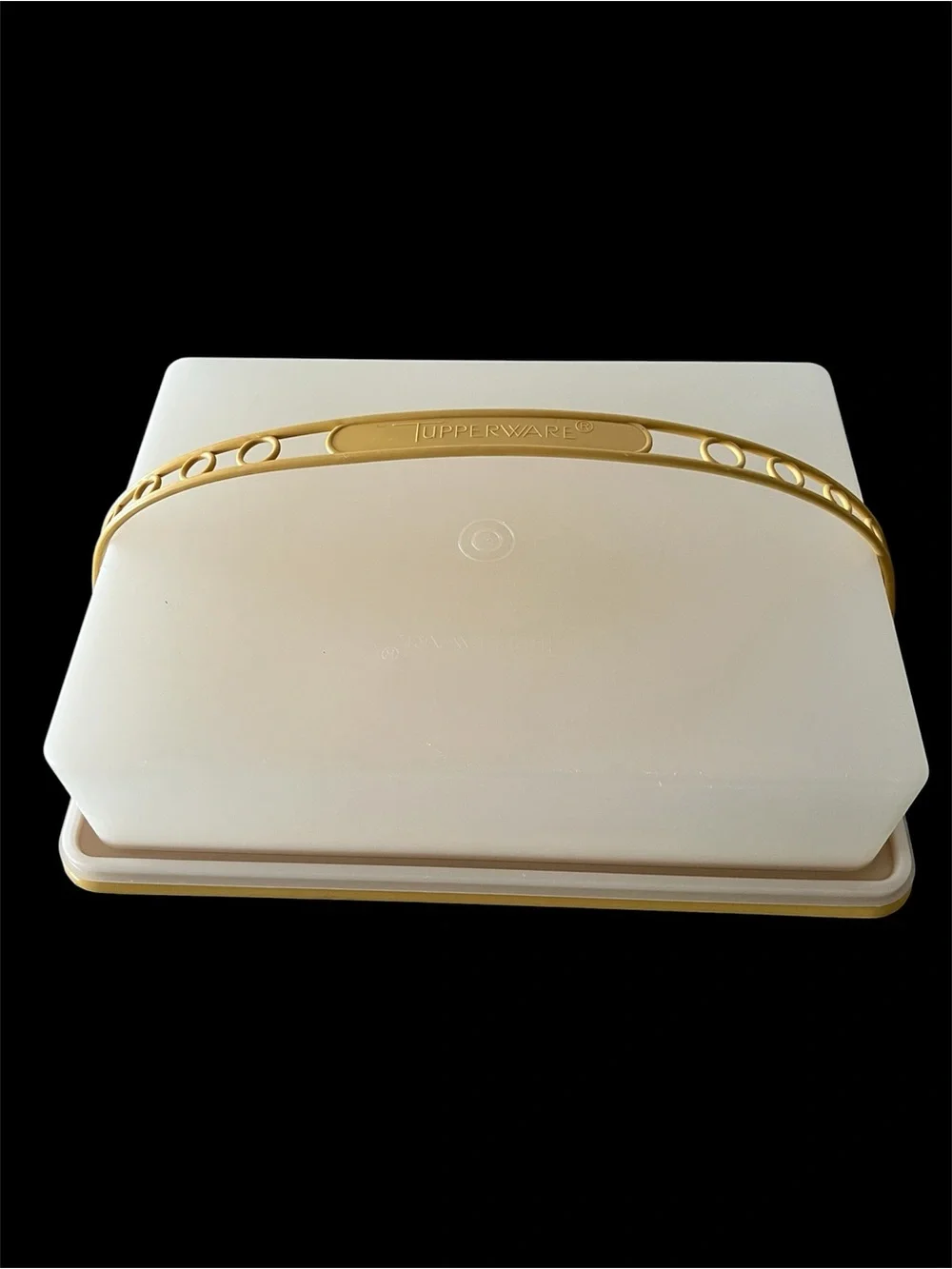 Vintage Tupperware Harvest Gold Rectangular Cake Carrier with Handle